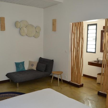Kily House Hotel Морондава Екстериор снимка