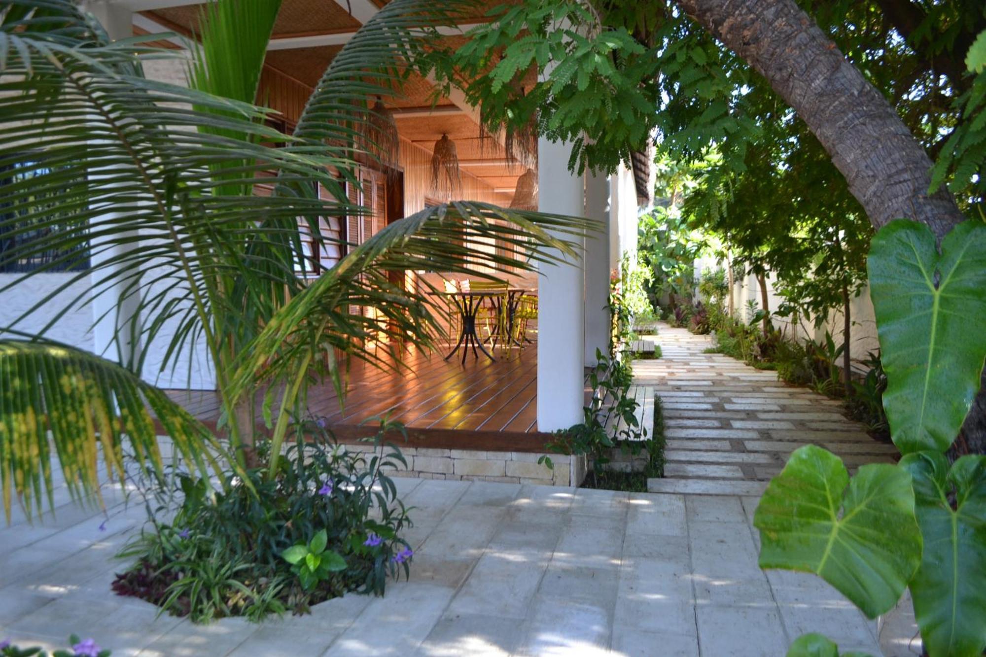 Kily House Hotel Морондава Екстериор снимка